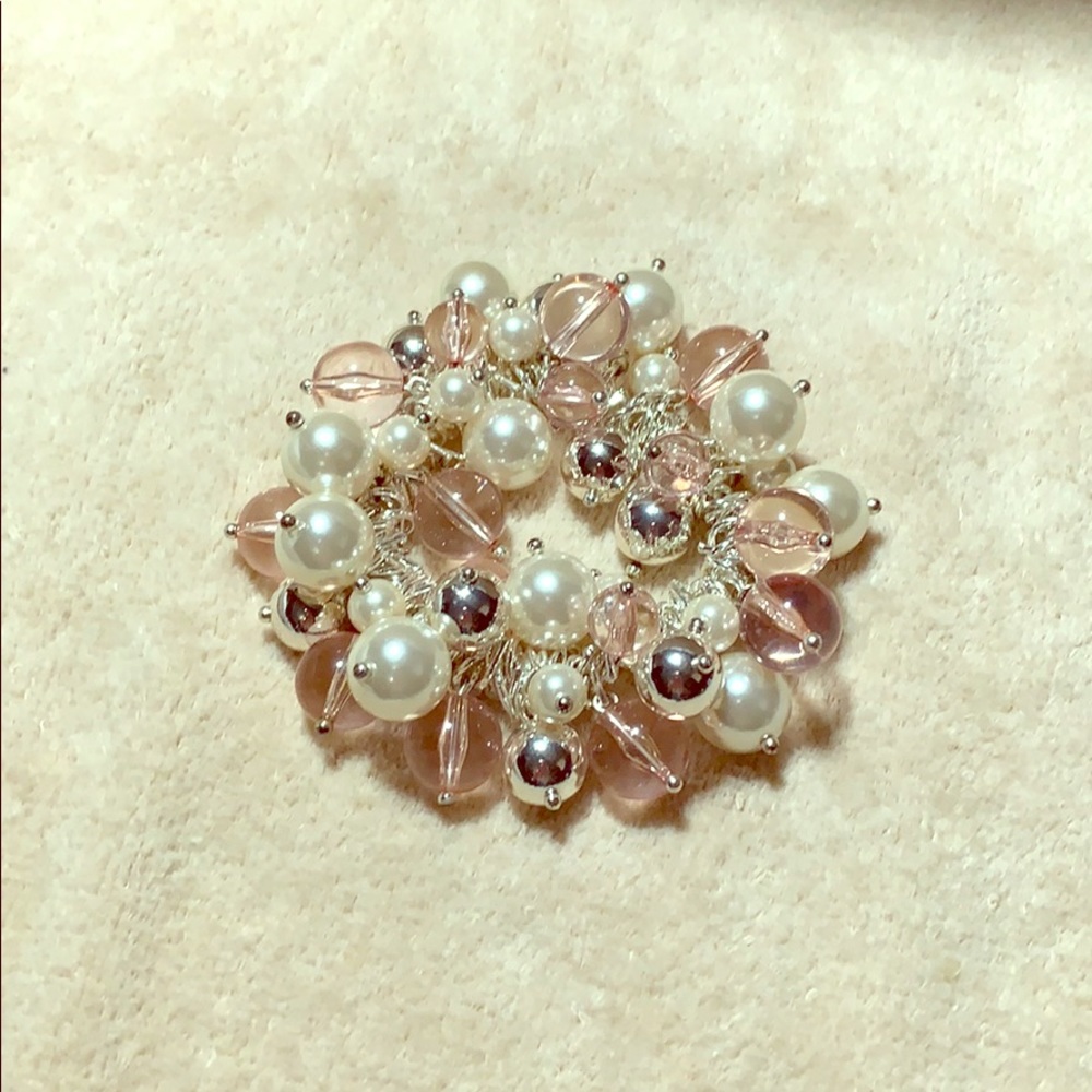 Beautiful pearl and bead bracelet